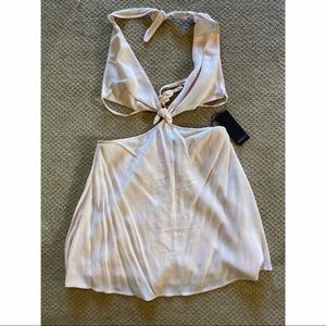 Cute, tie up dress NWT!